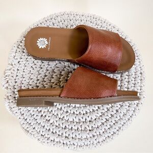 New Without Box Yellowbox Kalo Slide Sandals in Tan